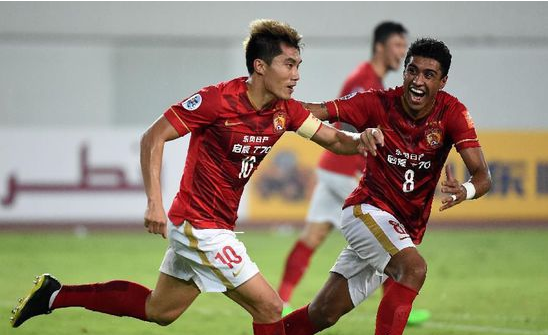 步伐更为轻 步伐更为轻