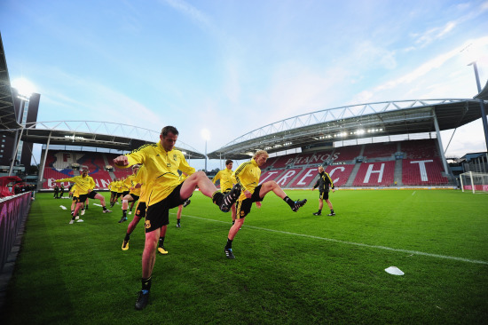 踢到不舒适 踢到不舒适