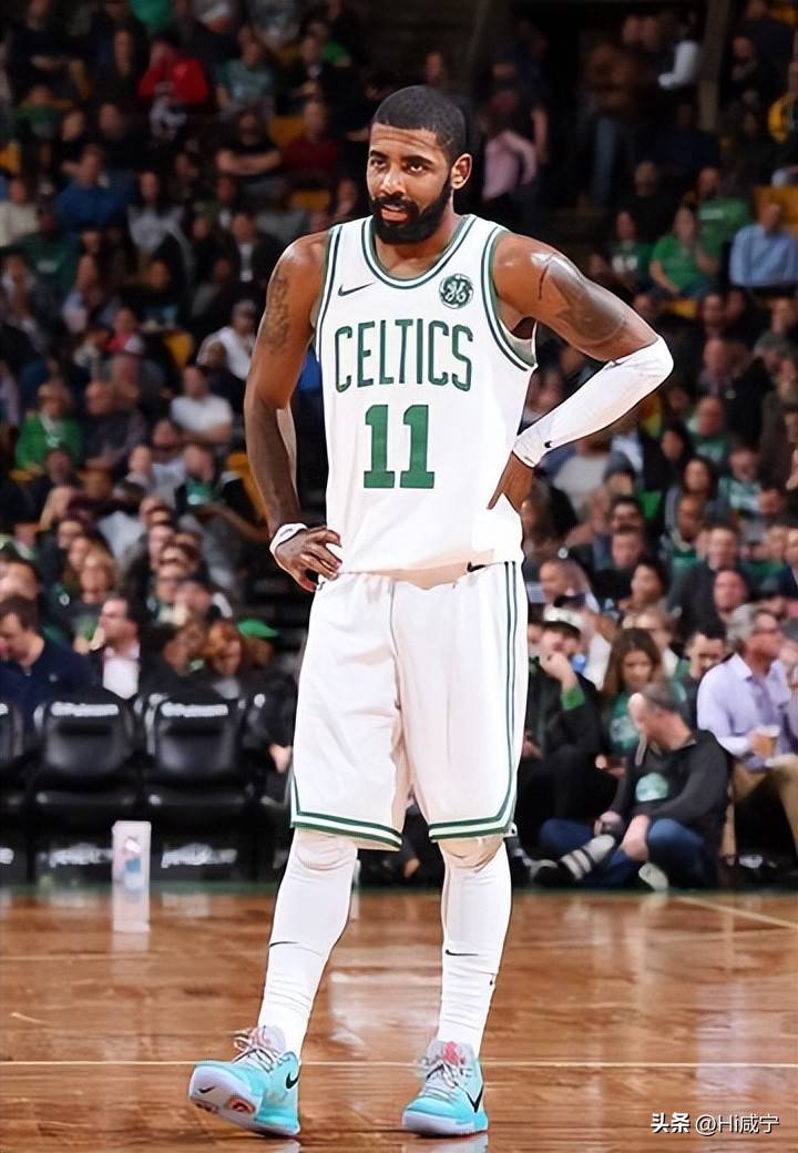 耳机里只有 耳机里只有